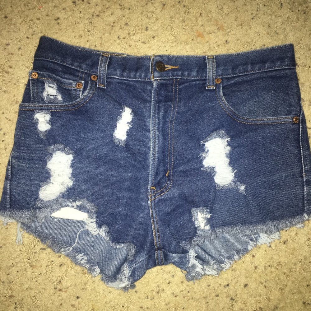 Levi's Destroyed High Rise Shorts W34